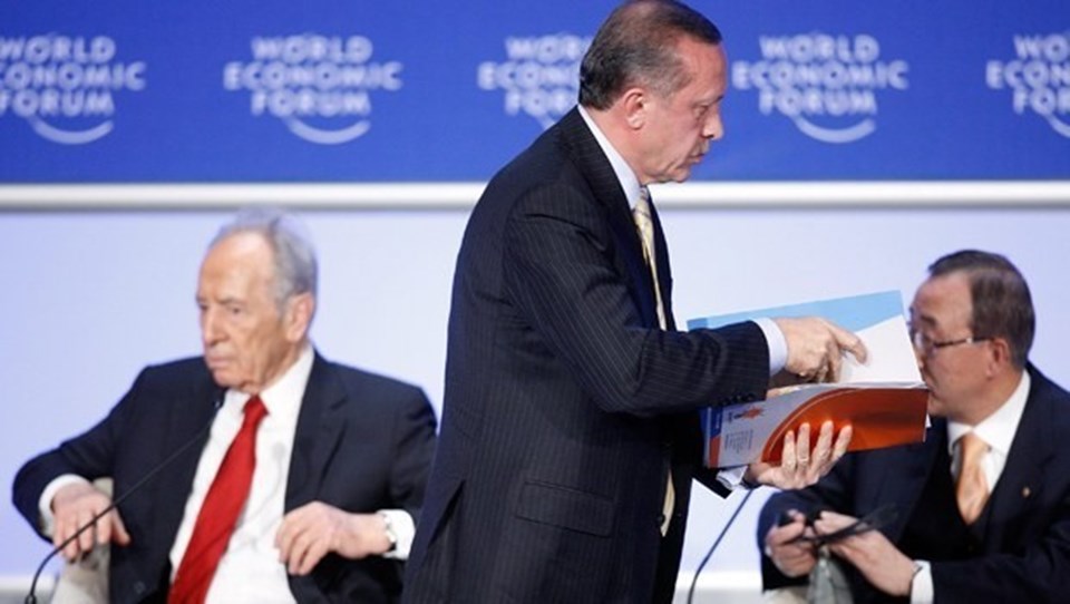 Türkiye, 2009'da Cumhurbaşkanı Recep Tayyip Erdoğan'ın başbakanlığı döneminde "Davos benim için bitmiştir" diyerek terk ettiği zirveden bu yana ilk kez Başbakan düzeyinde temsil edilecek.