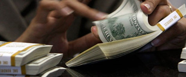 Dolar rekor tazeledi: 1,9230