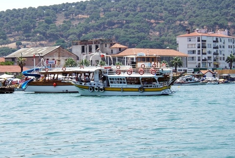 Feribot seferlerinin durdurulması Ayvalık'tan kalkışları da etkileyecek.
