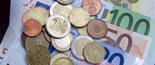 Euro dolar karşısında iki ayın zirvesinde