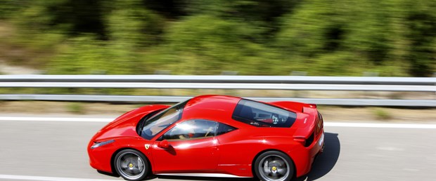 Ferrari satış rekoru kırdı