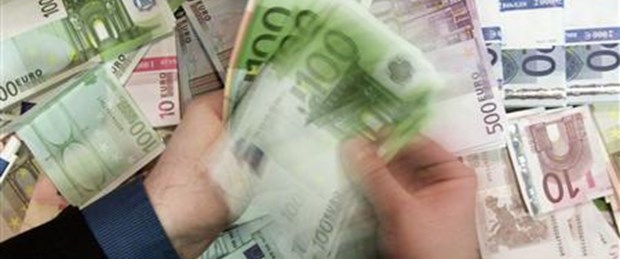 Hazine üç yıl sonra Euro cinsi borçlandı
