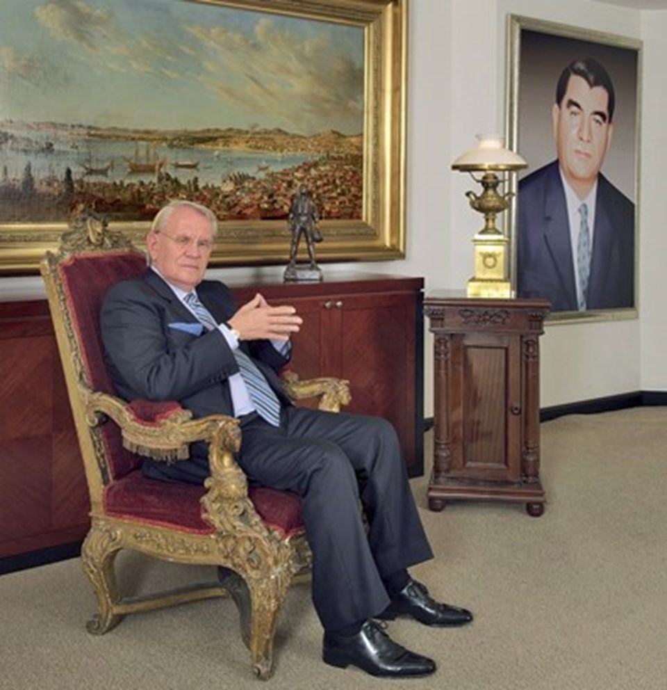 Erdoğan Demirören 79 yaşında.