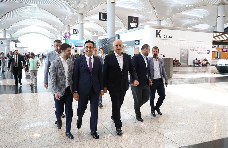 THY Basın Müşaviri Yahya Üstün, Türk Hava Yolları Yönetim Kurulu Başkanı İlker Aycı, Turkish Ground Services (TGS) Genel Müdürü Nurzat Erkal