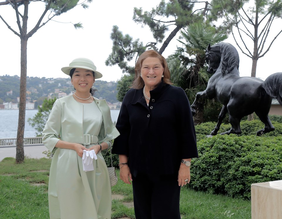 Prenses Akiko Mikasa-Güler Sabancı (Atlı Köşk, Sakıp Sabancı Müzesi)

