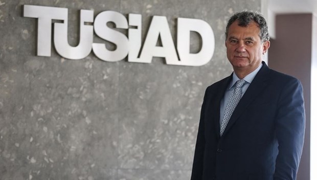 tüsiadkaslowski.jpg