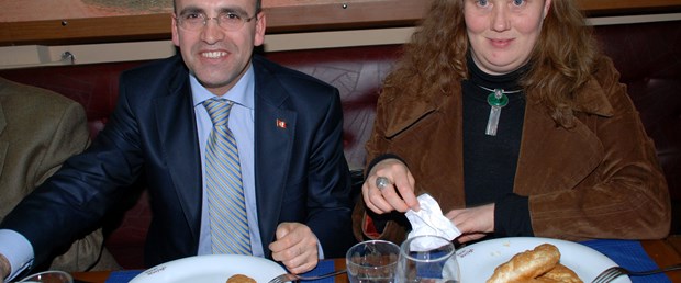 Maliye Bakanı Şimşek ABD'li eşinden boşandı