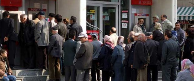Memur emeklisini yasadan çıkardılar