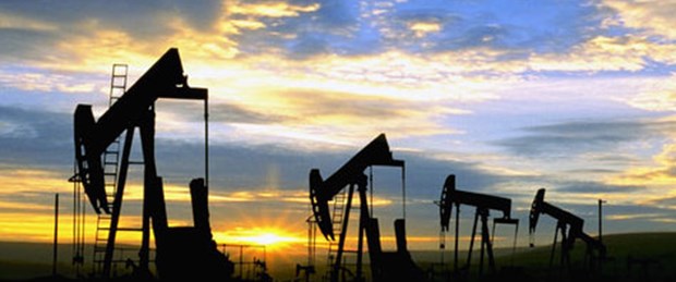 Petrol 100'ü gördü, üretim iki yılın zirvesinde