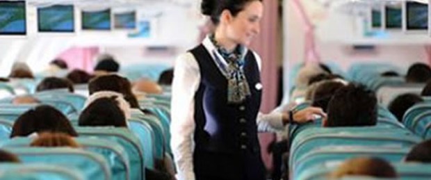 THY hosteslerine 'kırmızı ruj' yasağı geliyor