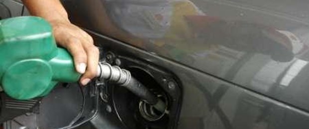 Türkler 1,40 liralık benzine koşuyor