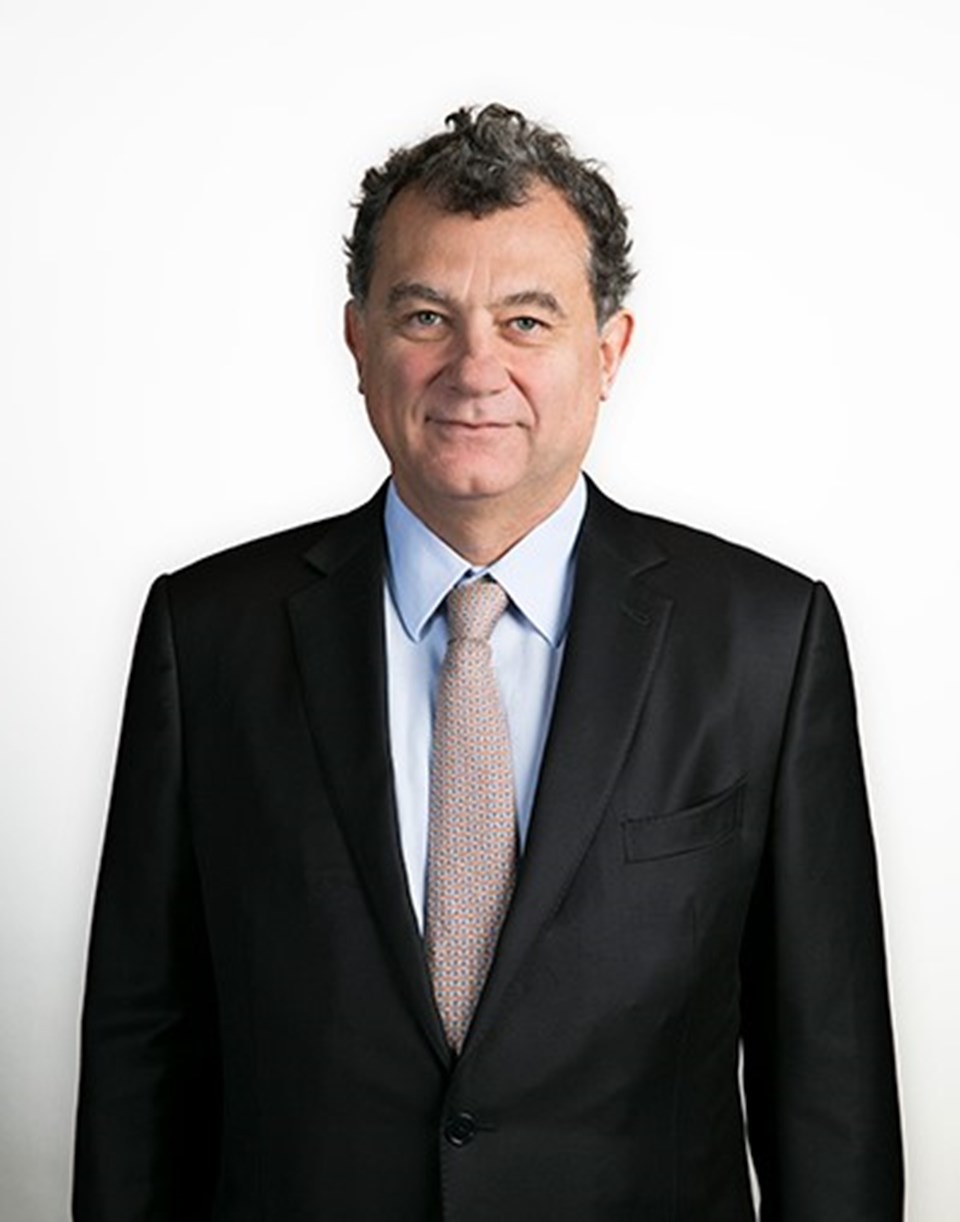 Simone Kaslowski, babasının 1965 yılında kurduğu aile şirketi "Organik Kimya"nın üretim kapasitesini 3 katına çıkardı ve 1995 yılından beri CEO’luğunu yürütüyor.