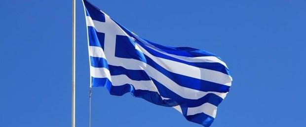 Yunanistan eksi faize geçti