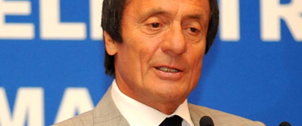 Zorlu: Sanayicinin altına dinamit koyuyorlar