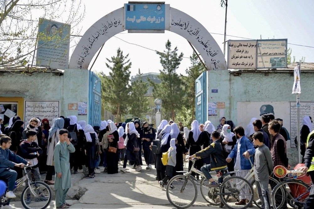 Taliban kızlara okulları birkaç saatliğine açıp tekrar kapattı - 2