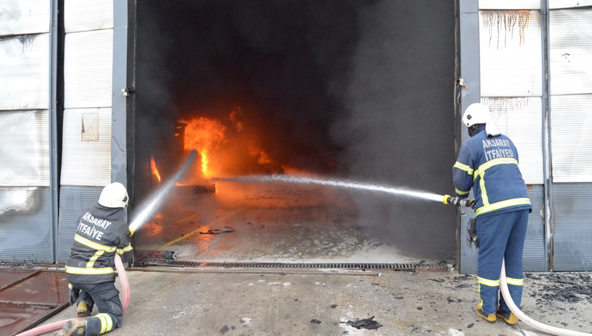 Aksaray'da atık yağ fabrikasında yangın Aksaray'da atık yağ fabrikasında yangın