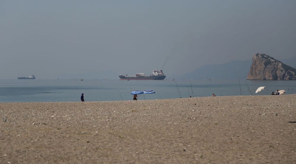 Türkiye'nin dünyaca ünlü sahilinde üzen görüntüler! "Yüzerken köpük gibi ve şeffaf plastikler üzerimize geliyor" - 4