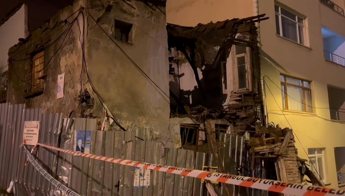 Beyoğlu’nda metruk bina çöktü Beyoğlu’nda metruk bina çöktü