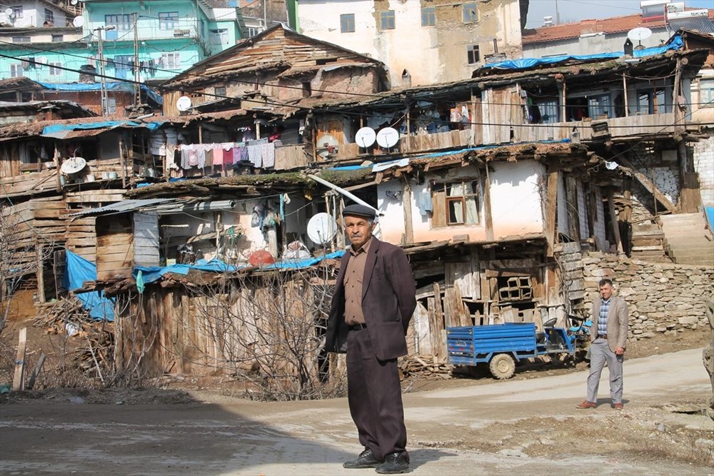 İç içe 35 ev! Burası Nepal değil Manisa - 3