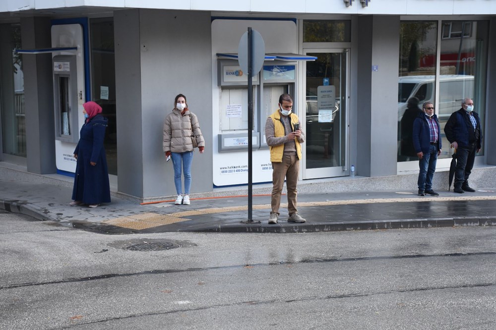 Saat 9'u 5 geçe hayat 1 dakika durdu - 18