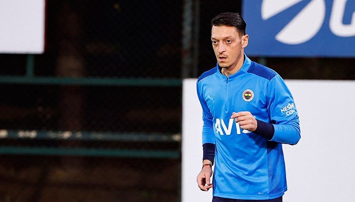 Fenerbahçe Mesut Özil ile yollarını ayırdı