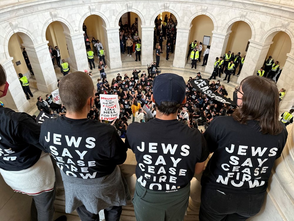 ABD Kongresi'nde oturma eylemi: Yüzlerce Yahudi, Gazze için "barış" istedi - 2