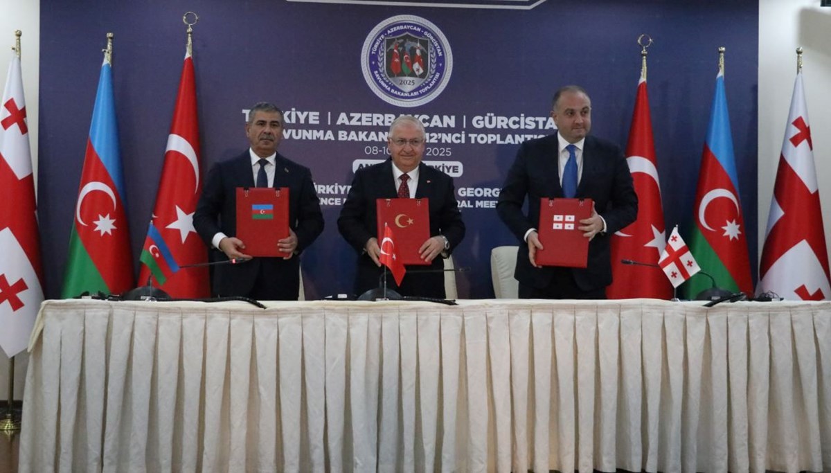 Türkiye-Azerbaycan-Gürcistan savunma bakanları görüştü