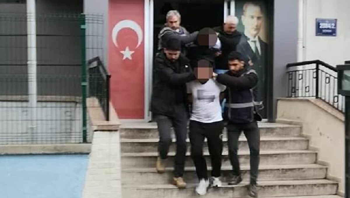 İzmir'de cezaevinden kaçan 2 firari hükümlü yakalandı İzmir'de cezaevinden kaçan 2 firari hükümlü yakalandı