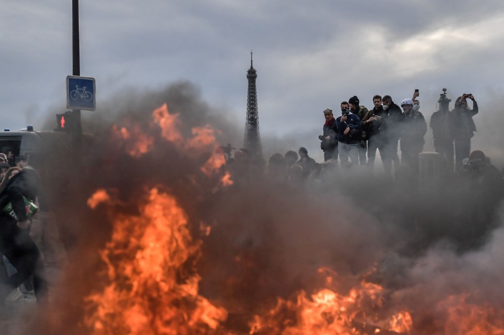 Fransa'da 'mezarda emeklilik' isyanı: Paris'te 120 gözaltı - 4