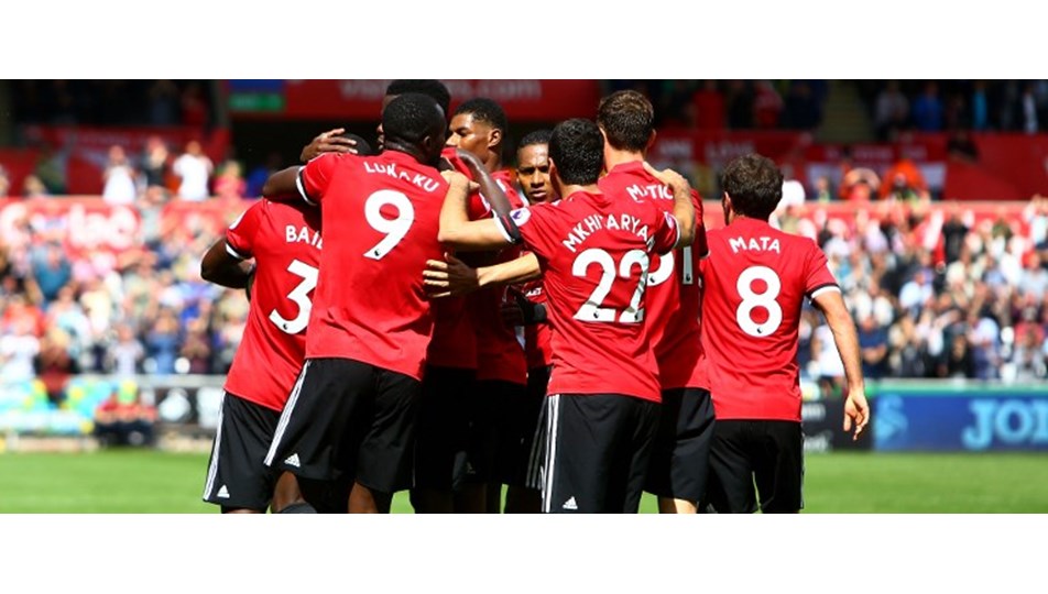 Manchester United zirve takibini sürdürdü