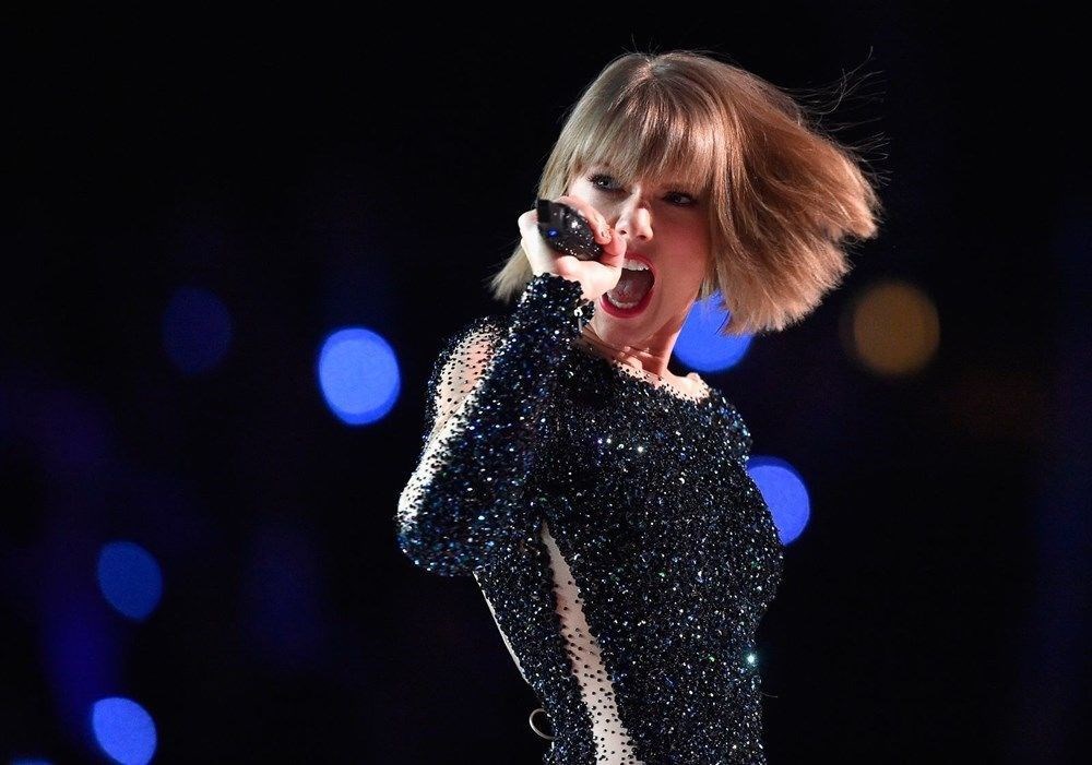 Taylor Swift, Beatles'�n liste rekorunu k�rd�