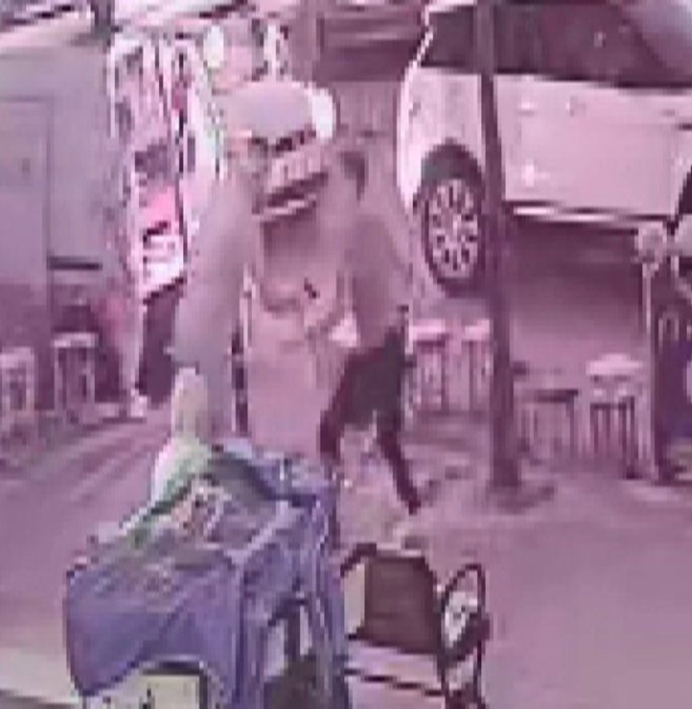 Kaza fotoğrafına 14 kurşun | Kurşun bitince ölmekten kurtuldu - 5