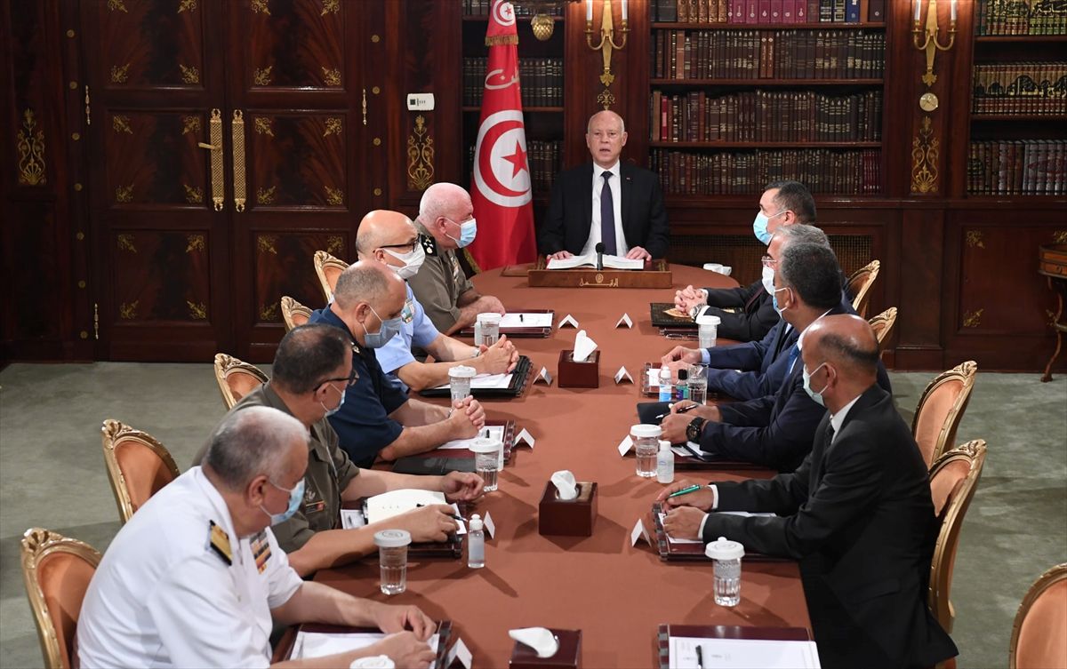 Tunus'ta siyasi kriz: Başbakan görevden alındı, meclisin yetkileri donduruldu - Vimarsana News