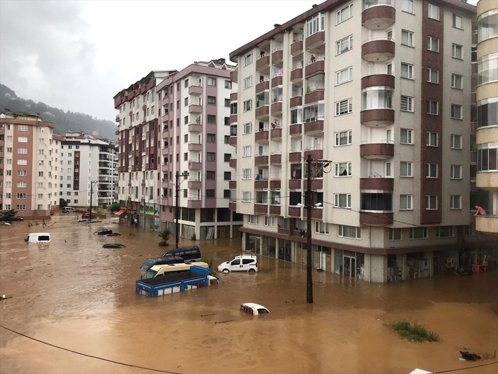 Şiddetli yağış Rize'yi de vurdu: 2 can kaybı - 17