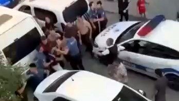 Sosyal medyada başlayan kavga sokağa taştı: Yaralılar var