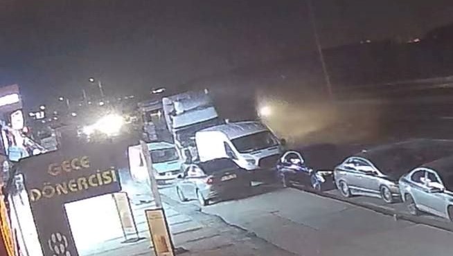 Kontrolden çıkan TIR 5 araca çarptı