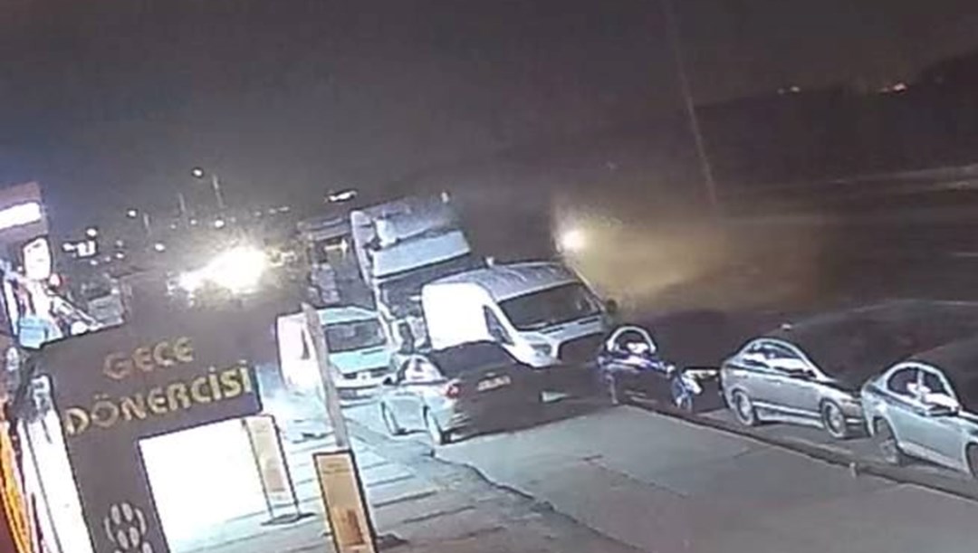 Şoför öksürük krizine girdi, TIR ile 5 araca çarptı
