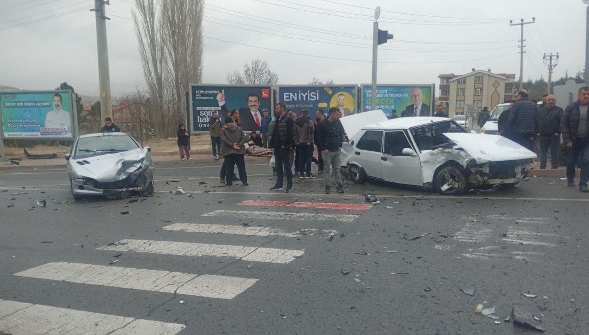 Nevşehir’de kafa kafaya trafik kazası: 4 yaralı Nevşehir’de kafa kafaya trafik kazası: 4 yaralı