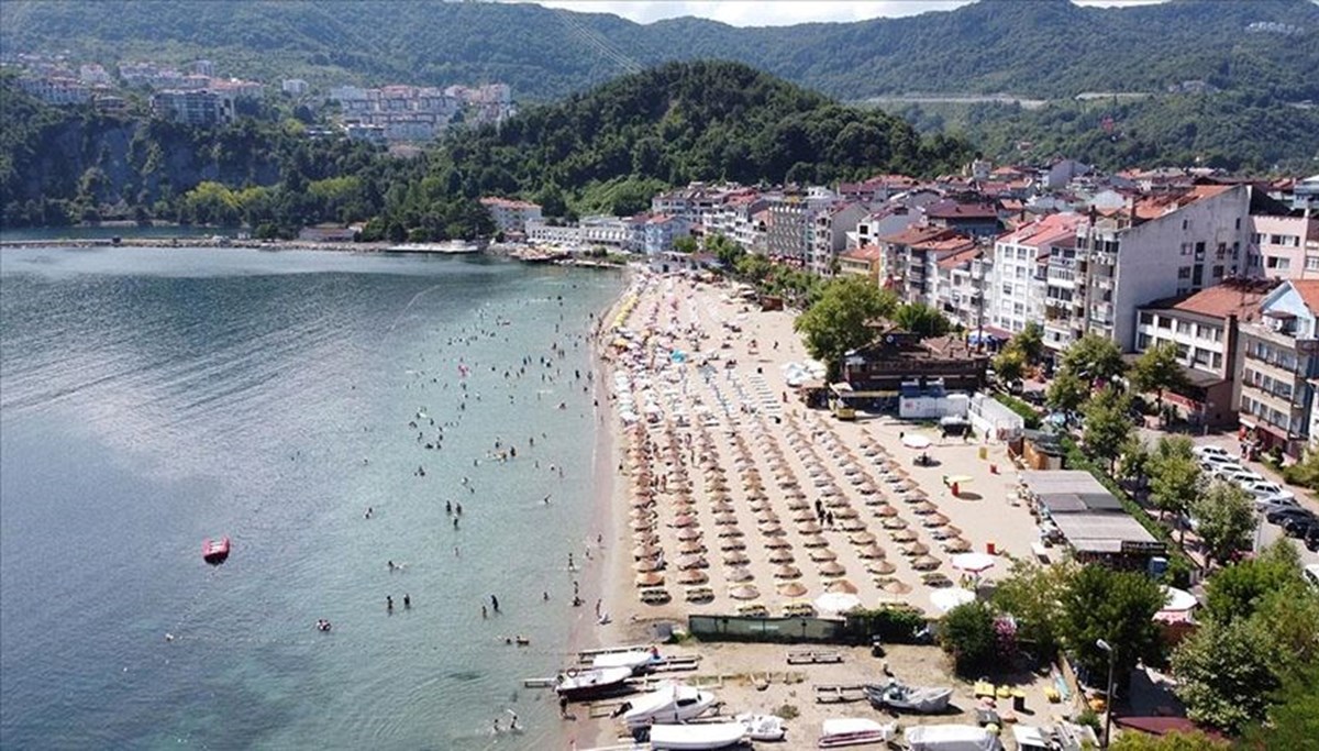 Amasra'nın ağırladığı turist sayısı 11 ayda 2 milyonu aştı Amasra'nın ağırladığı turist sayısı 11 ayda 2 milyonu aştı