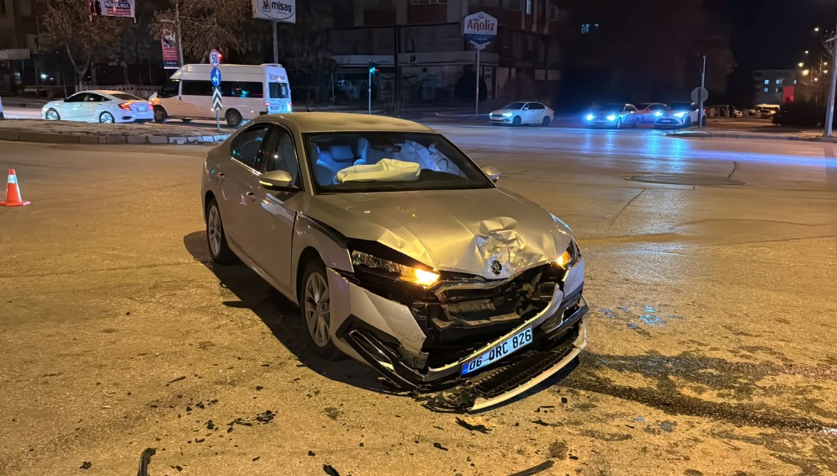 Elazığ'da trafik kazası: 6 kişi yaralandı Elazığ'da trafik kazası: 6 kişi yaralandı