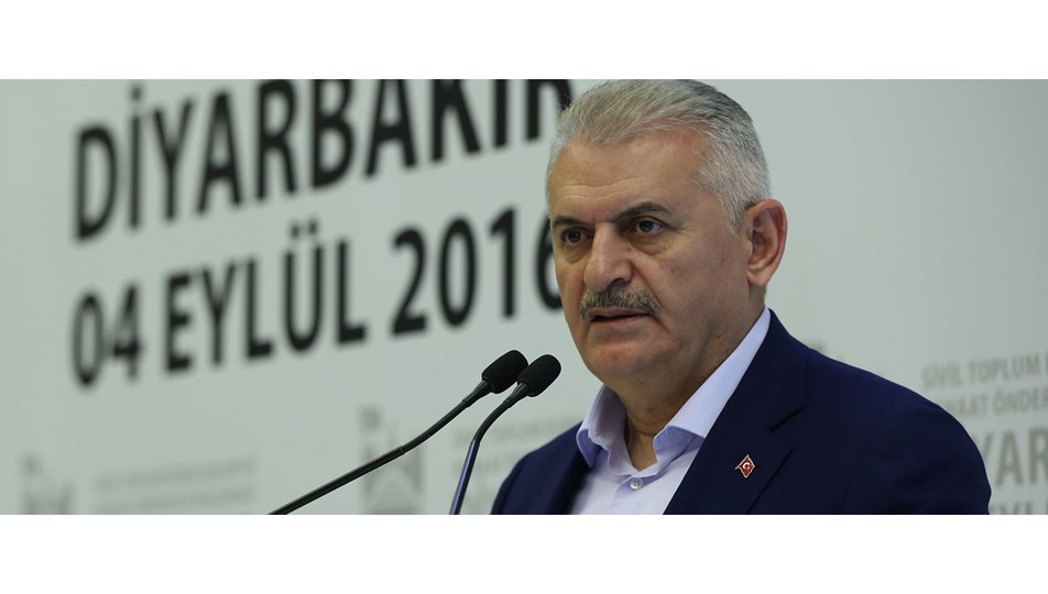 Başbakan Yıldırım: Üzerinde şüphe bulunan öğretmenler açığa alınacak