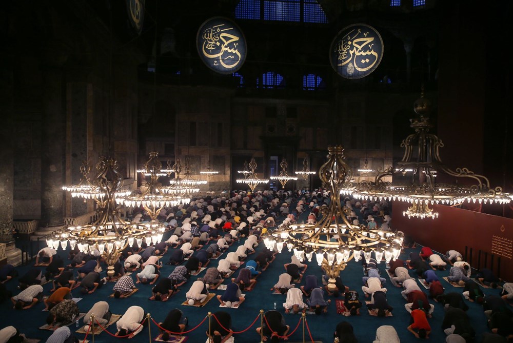 In Hagia Sophia, the crowd does not decrease - 23
