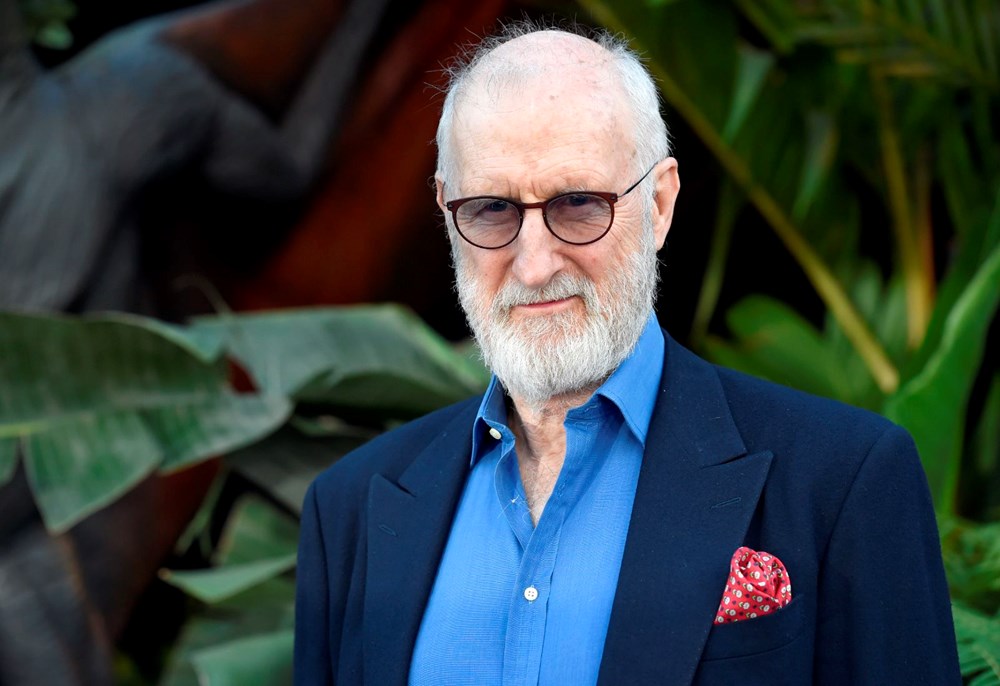 Emmy ödüllü oyuncu James Cromwell kahve markasını kendisini tezgaha yapıştırarak protesto etti - 1