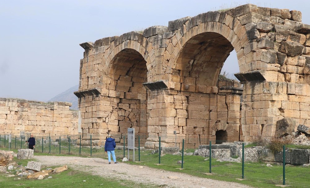 Hierapolis Antik Kenti'nde yıkılma tehlikesi - 11