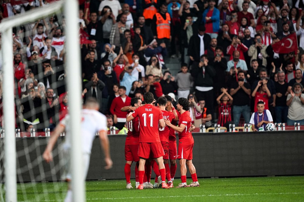 A Milli Takım, Karadağ'ı tek golle geçti: Liderliğini sürdürdü - 3