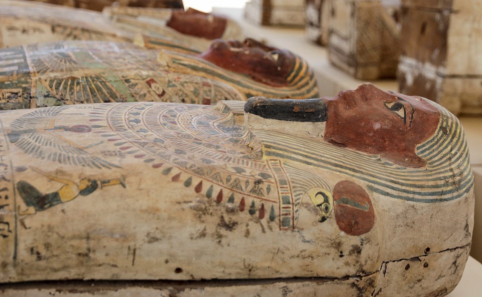 Mısır'da antik döneme ait 250 mumya ile 150 heykel bulundu - 1