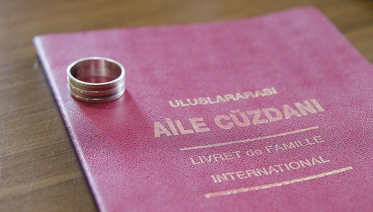 Yabancı uyrukluların evlilik işlemlerinde yeni zorunluluk: Evlenmek isteyende ülkede kalış hakkı aranacak Yabancı uyrukluların evlilik işlemlerinde yeni zorunluluk: Evlenmek isteyende ülkede kalış hakkı aranacak