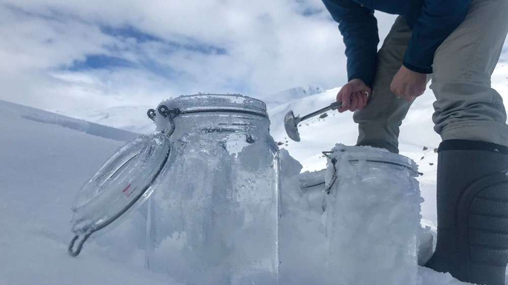 Dünya alarm veriyor: Antarktika'ya ilk kez karla karışık mikroplastik yağdı - 2