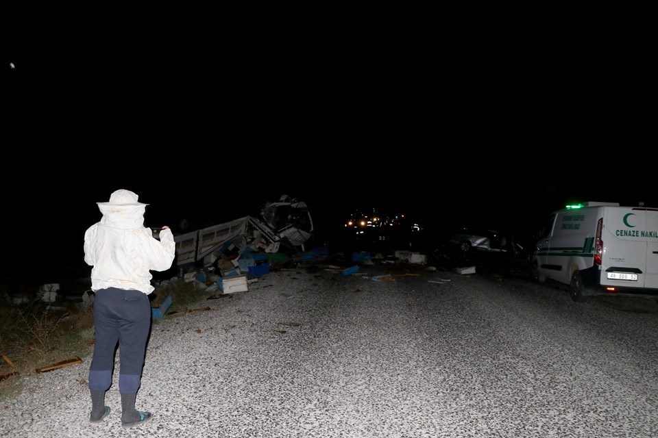 Muğla'da feci kaza: 5 kişi hayatını kaybetti, 2 kişi yaralandı - 2