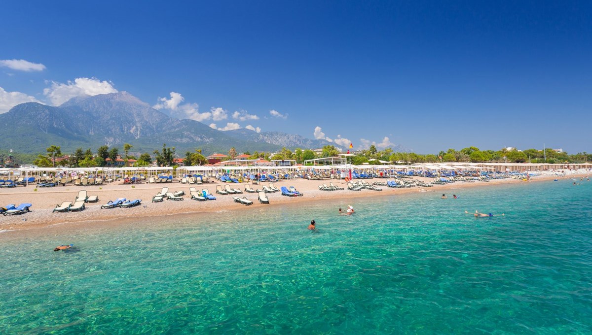 Antalya'ya en çok turist Rusya ve Ukrayna'dan geldi